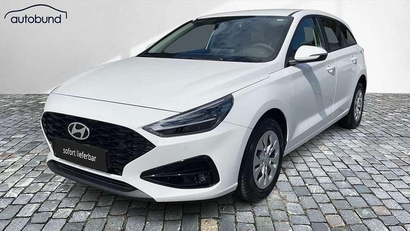 Weiss / atlasweiss Neu 2025 Hyundai i30 Comfort Kombi | 20.970 € (Fairer Preis) - Bild 1/4