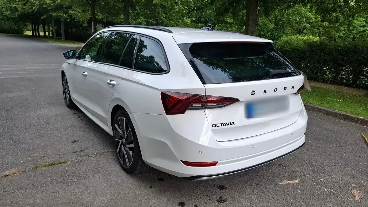 Gebraucht Skoda Octavia SportLine 190 PS (139 kW) 2023 Schwarz Limousine