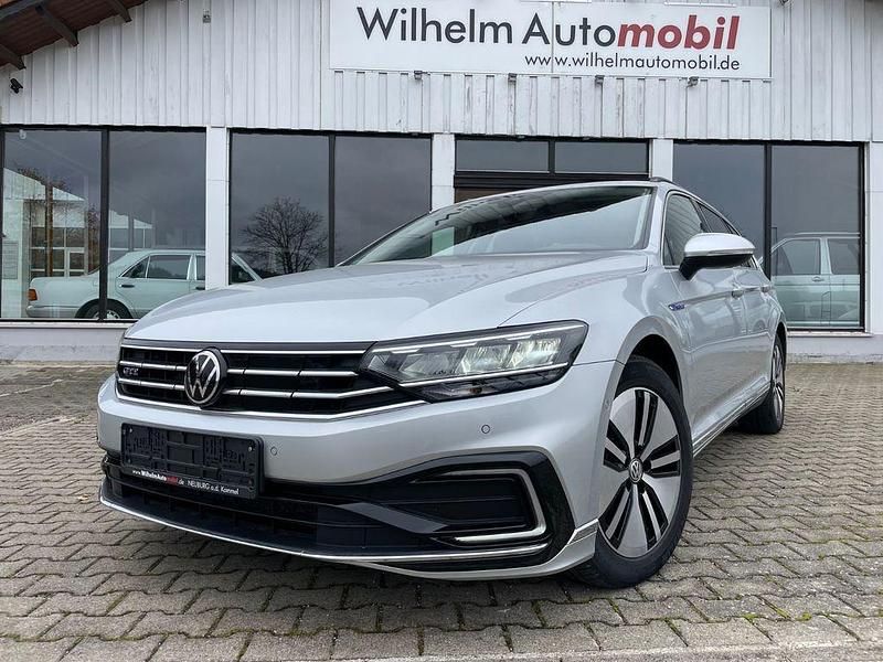 Silber Gebraucht 2021 VW Passat GTE Kombi | 20.490 € (Guter Preis) - Bild 1/4