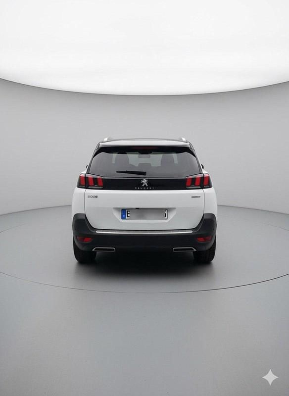 Weiß Gebraucht 2018 Peugeot 5008 GT-line SUV | 18.500 € - Bild 1/4