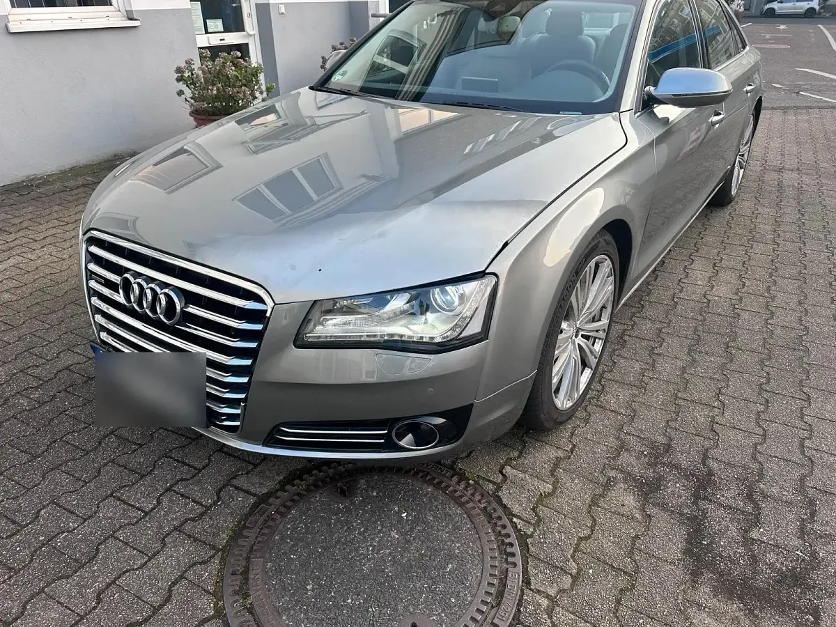 Gebraucht Audi A8 351 PS (258 kW) 2010 Grau Limousine