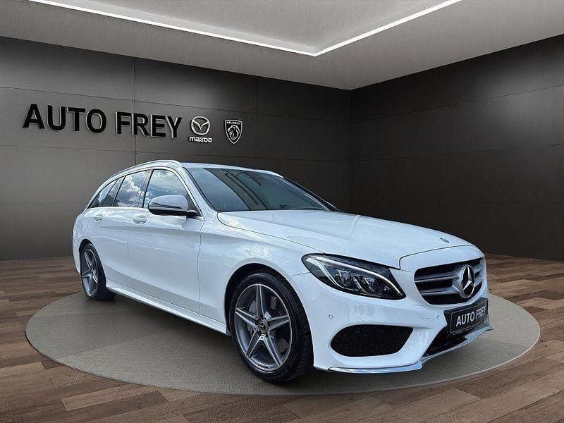 Weiß Gebraucht 2016 Mercedes C250 AMG line Limousine | 22.840 € (Fairer Preis) - Bild 1/4