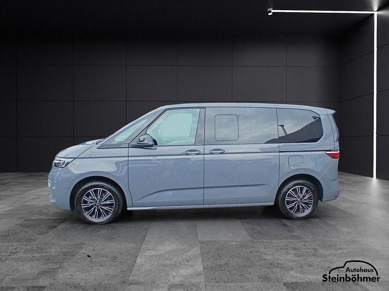 Gebraucht VW Multivan Basis 150 PS (110 kW) 2023 Pure grey (grau) Van