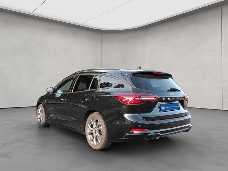 Gebraucht Ford Focus ST-Line X 125 PS (91 kW) 2023 Agate black metallic Kombi
