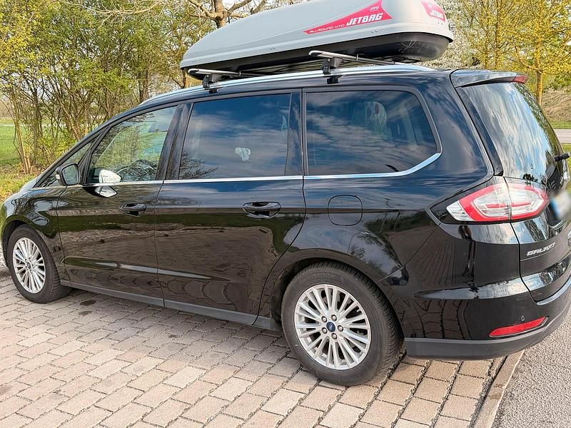 Second-hand Ford Galaxy 179 CP (131 kW) 2015 Negru Monovolum