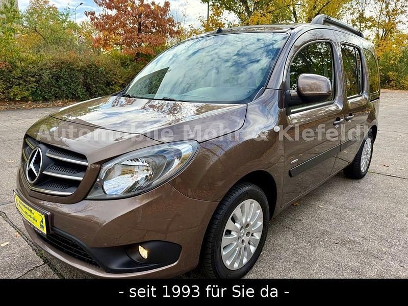 Braun Gebraucht 2017 Mercedes Citan 111 Kombi | 13.999 € (Fairer Preis) - Bild 1/4