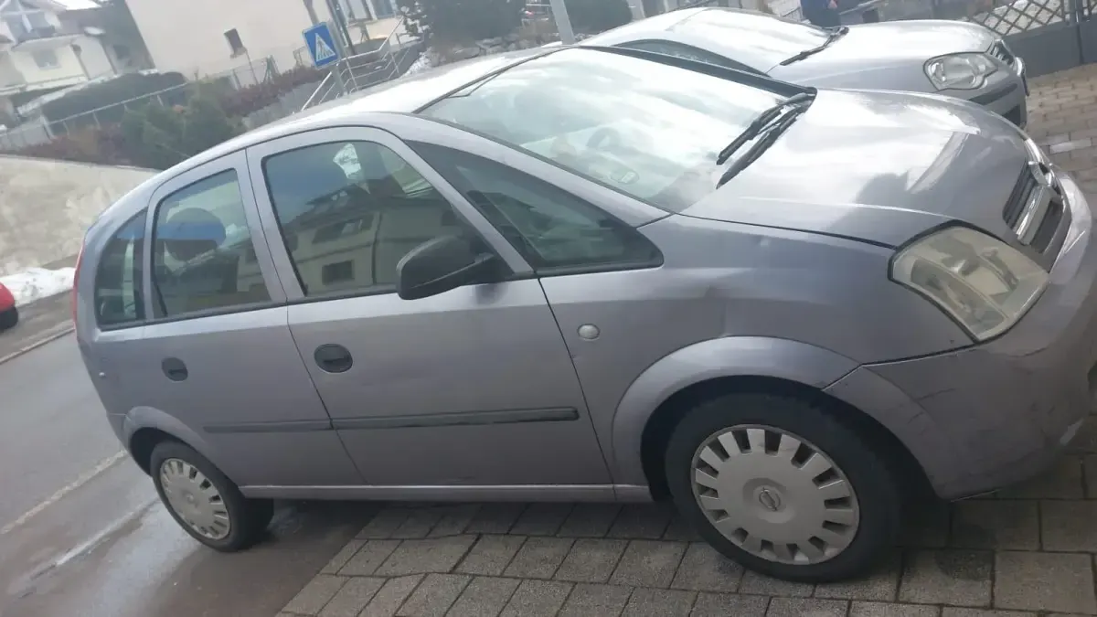Gebraucht Opel Meriva 90 PS (66 kW) 2005 Silber Van / Kleinbus