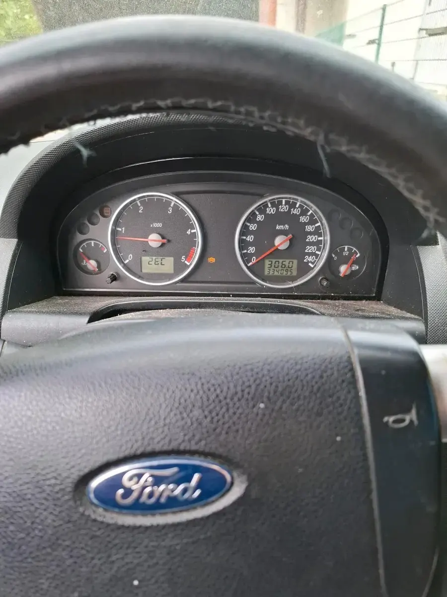 Gebraucht Ford Mondeo 130 PS (95 kW) 2003 Grau Kombi