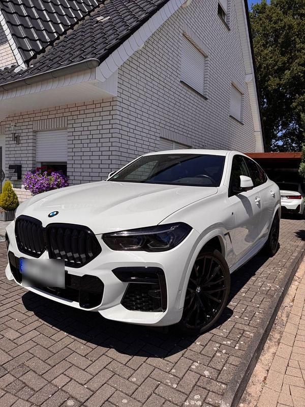 Weiß Gebraucht 2022 BMW X6 M Sport SUV | 68.900 € - Bild 1/4