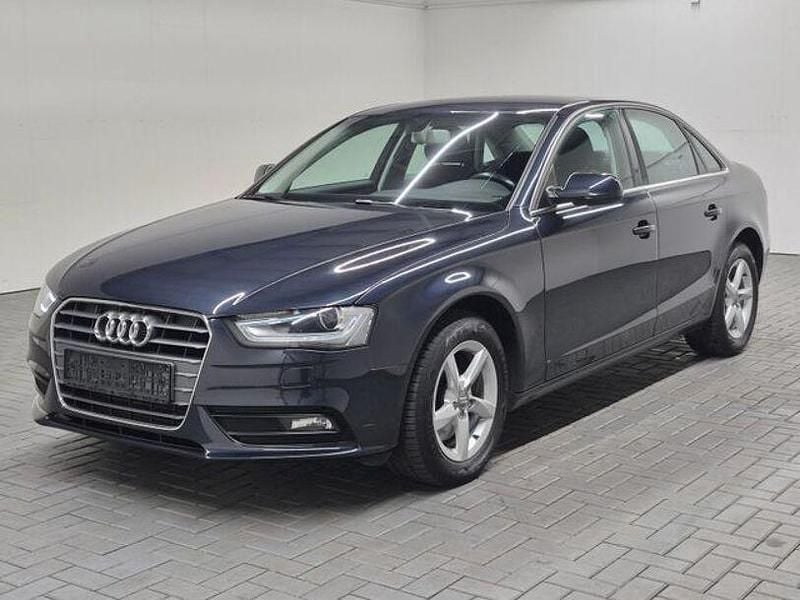 Gebraucht Audi A4 Ambiente 120 PS (88 kW) 2014 Blau Limousine