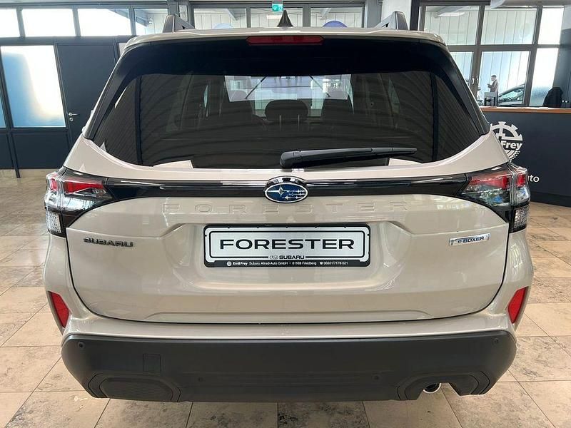 Neu Subaru Forester Active 136 PS (100 kW) 2026 Gold SUV