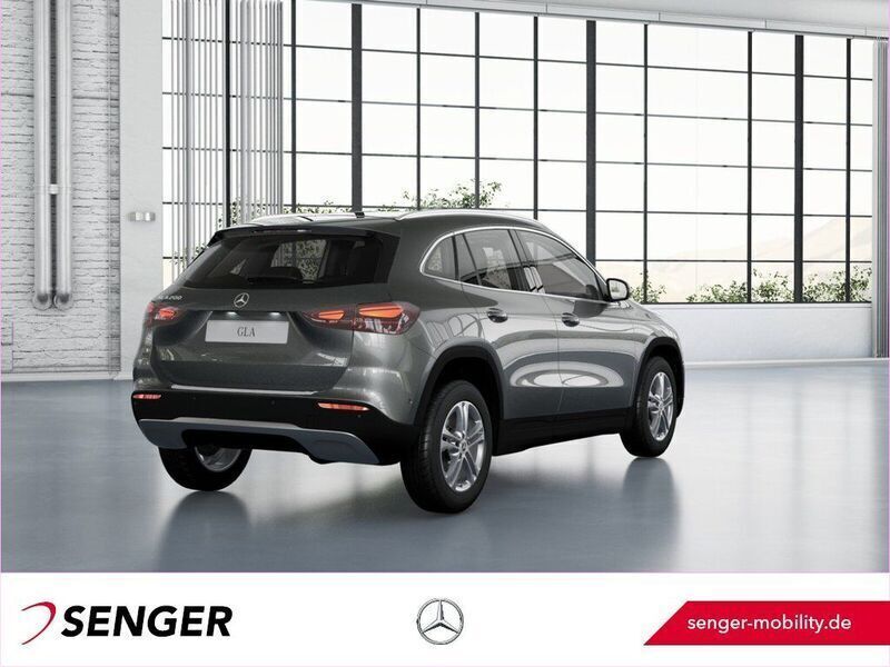 Usata Mercedes GLA200 Advanced 163 CV (119 kW) 2023 Grigio SUV