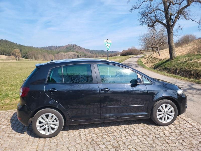 Gebraucht VW Golf VI Style 105 PS (77 kW) 2011 Schwarz Kleinwagen