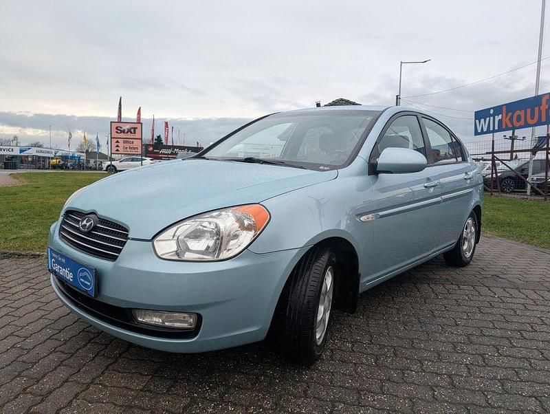 Gebraucht Hyundai Accent 97 PS (71 kW) 2008 Blau (metallic) Limousine