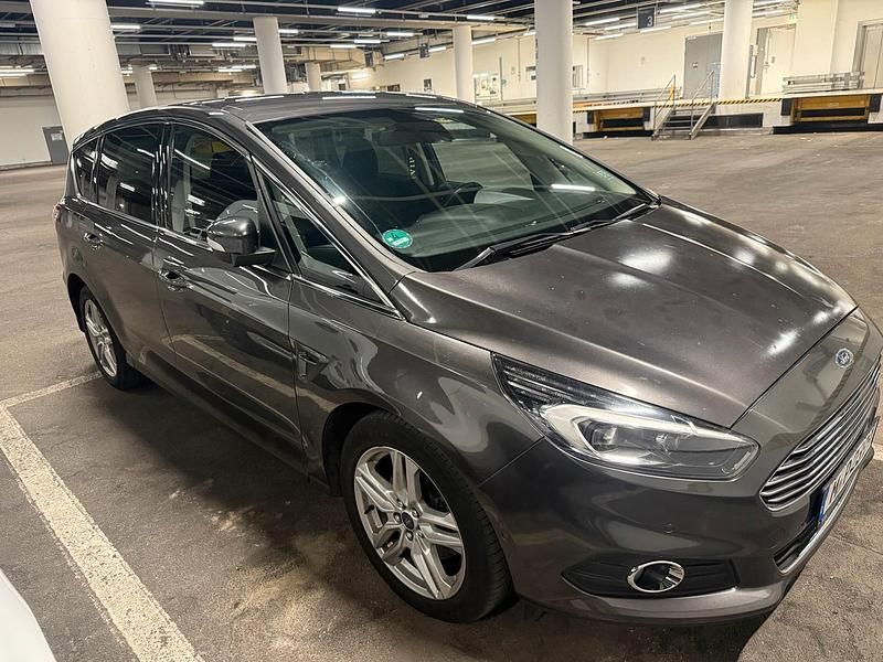 Grau Gebraucht 2017 Ford S-MAX S Van / Kleinbus | 9.200 € (Guter Preis) - Bild 1/4