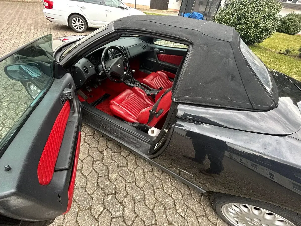 Gebraucht Alfa Romeo Spider 150 PS (110 kW) 1998 Schwarz Cabrio