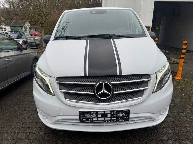 Gebraucht Mercedes Vito 190 PS (139 kW) 2019 Weiß Van