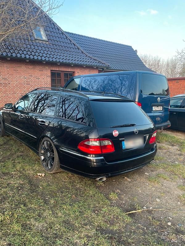 Schwarz Gebraucht 2007 Mercedes E280 Kombi | 1.650 € (Superpreis) - Bild 1/2