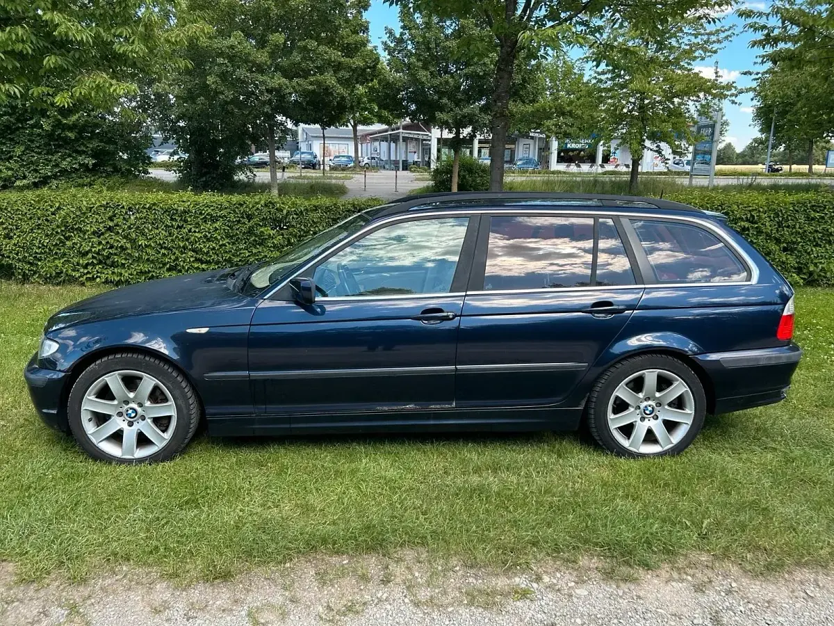 Gebraucht BMW 330 204 PS (150 kW) 2003 Blau Kombi