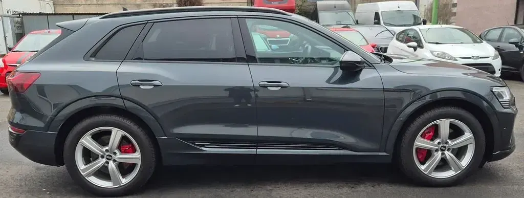 Gebraucht Audi e-tron Sport 250 kW (340 PS) 2023 Grau SUV