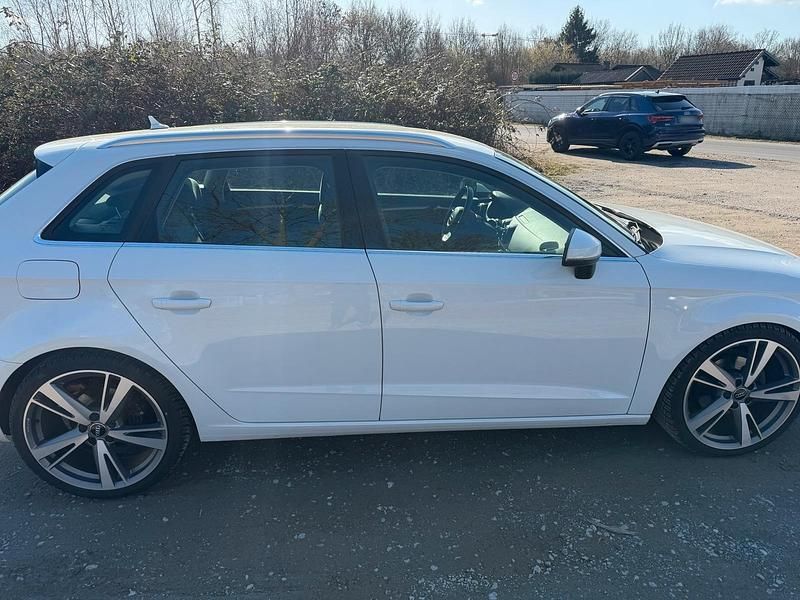 Gebraucht Audi A3 Sportback Ambition 150 PS (110 kW) 2014 Weiß Kleinwagen