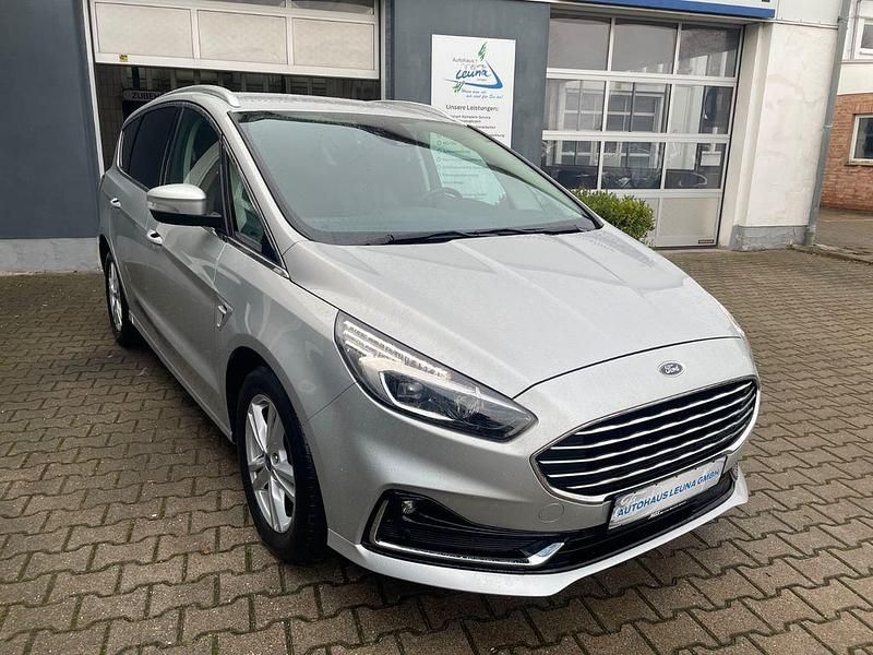 Gebraucht Ford S-MAX Titanium 190 PS (139 kW) 2022 Silber Van / Kleinbus