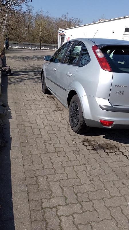 Gebraucht Ford Focus 101 PS (74 kW) 2007 Silber Kleinwagen