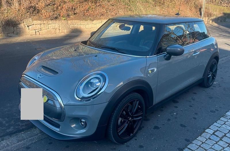 Grau Gebraucht 2021 Mini Cooper Kleinwagen | 14.850 € (Guter Preis) - Bild 1/4