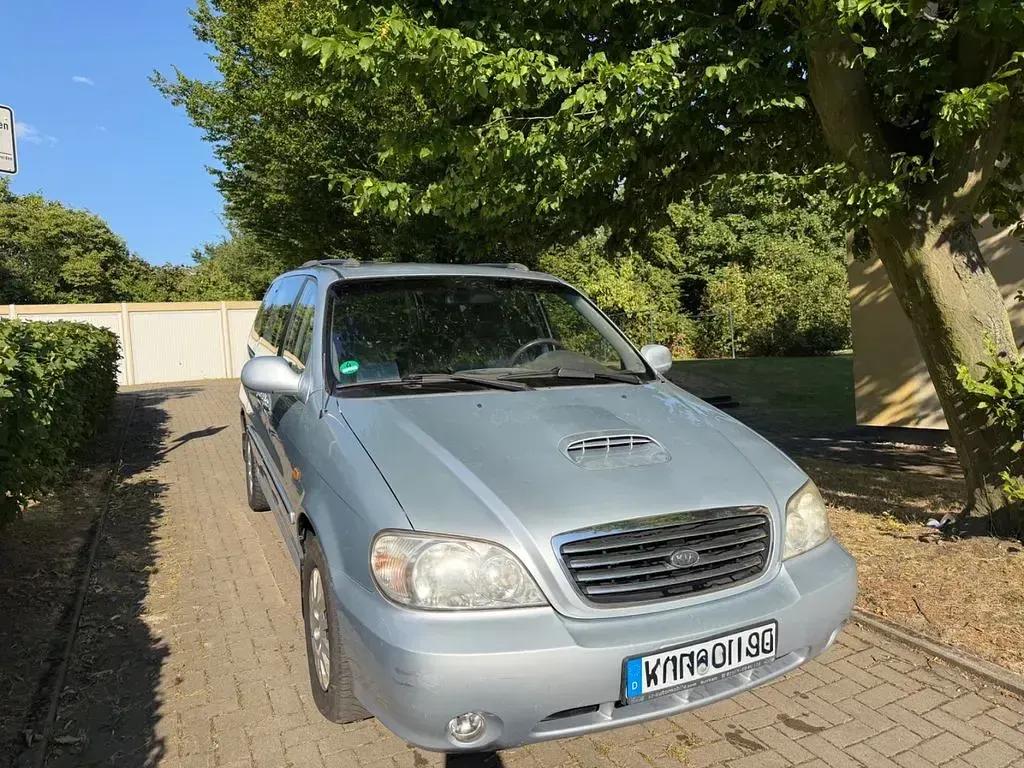 Gebraucht Kia Carnival EX 144 PS (105 kW) 2002 Silber Van / Kleinbus