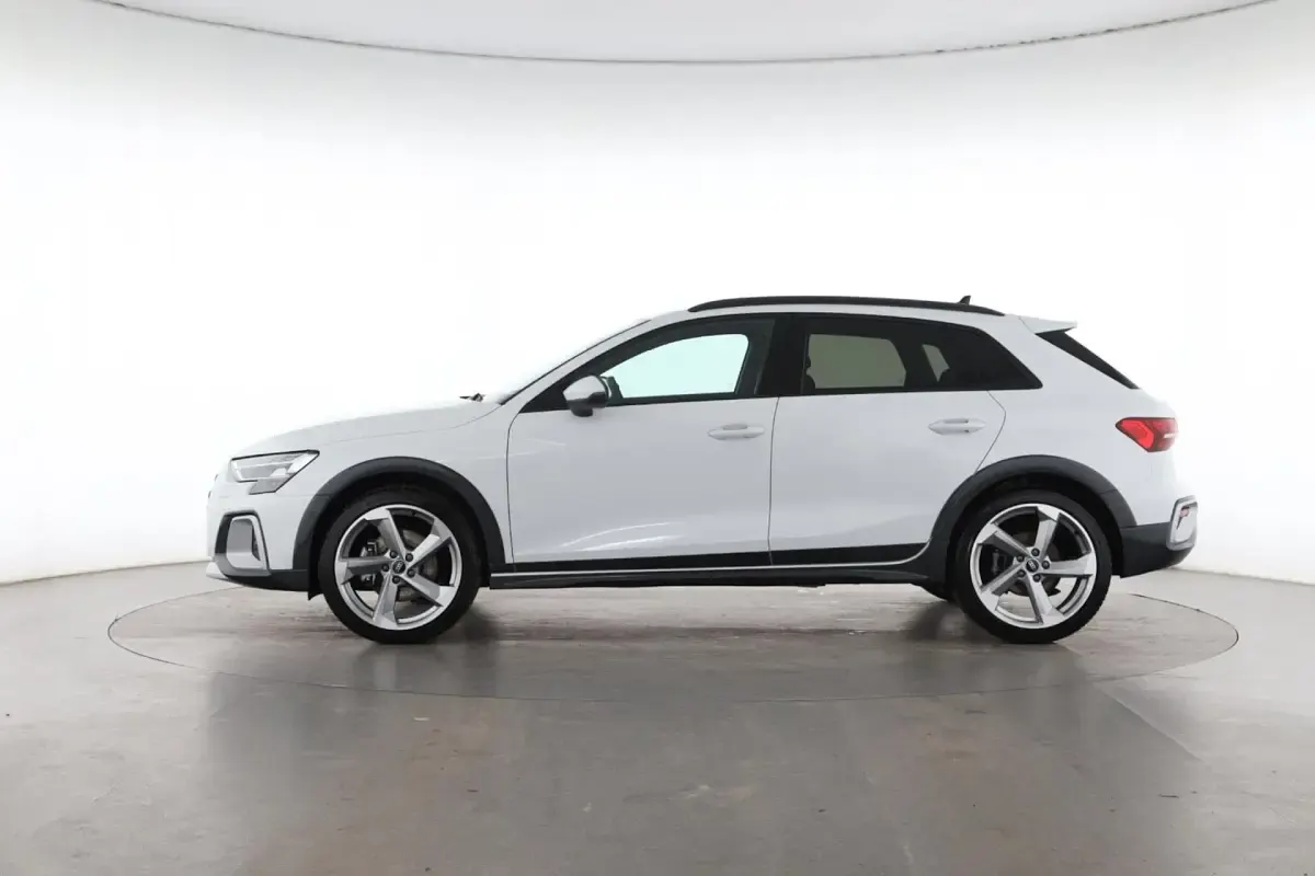 Gebraucht Audi A3 Ambiente 150 PS (110 kW) 2025 Weiß Limousine