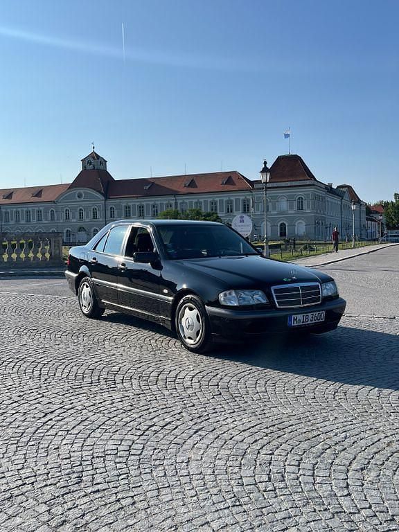 Schwarz Gebraucht 1999 Mercedes C240 Limousine | 4.800 € (Superpreis) - Bild 1/4