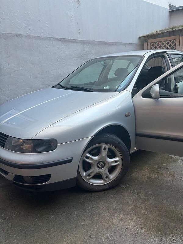 Silber Gebraucht 1999 Seat Toledo Limousine | 1.500 € - Bild 1/4