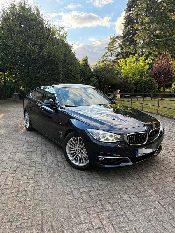 Blau Gebraucht 2013 BMW 325 Luxury Line Limousine | 12.900 € (Fairer Preis) - Bild 1/4