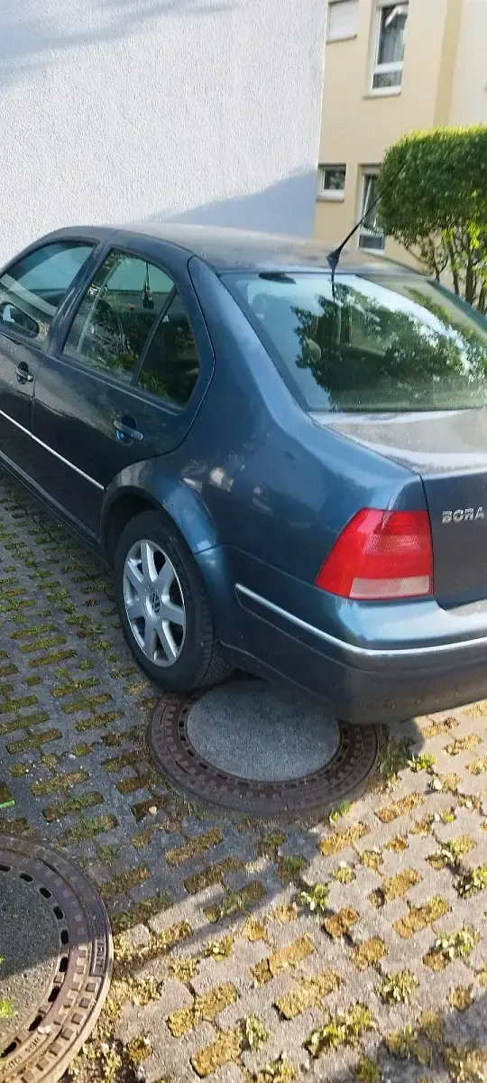 Gebraucht VW Bora 100 PS (73 kW) 2005 Blau Kleinwagen