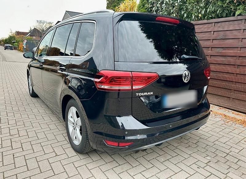 Gebraucht VW Touran Highline 150 PS (110 kW) 2015 Schwarz Van / Kleinbus