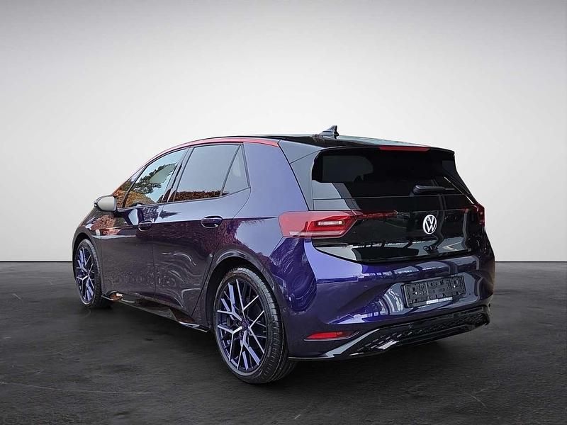 Neu VW ID.3 GTX 210 kW (286 PS) 2026 Schwarz (ultra violet metallic) Kleinwagen