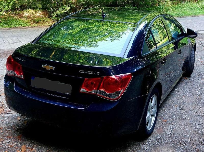 Gebraucht Chevrolet Cruze LS 141 PS (103 kW) 2011 Schwarz Limousine