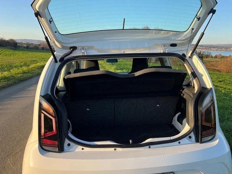Gebraucht VW up! move up! 60 PS (44 kW) 2019 Weiß Kleinwagen