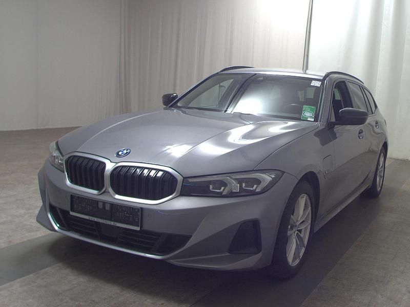 Gebraucht BMW 320e 204 PS (150 kW) 2022 Grau Kombi