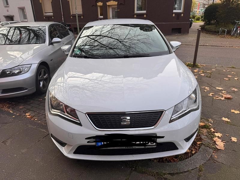 Weiß Gebraucht 2015 Seat Leon Ecomotive Coupé | 4.000 € (Fairer Preis) - Bild 1/4