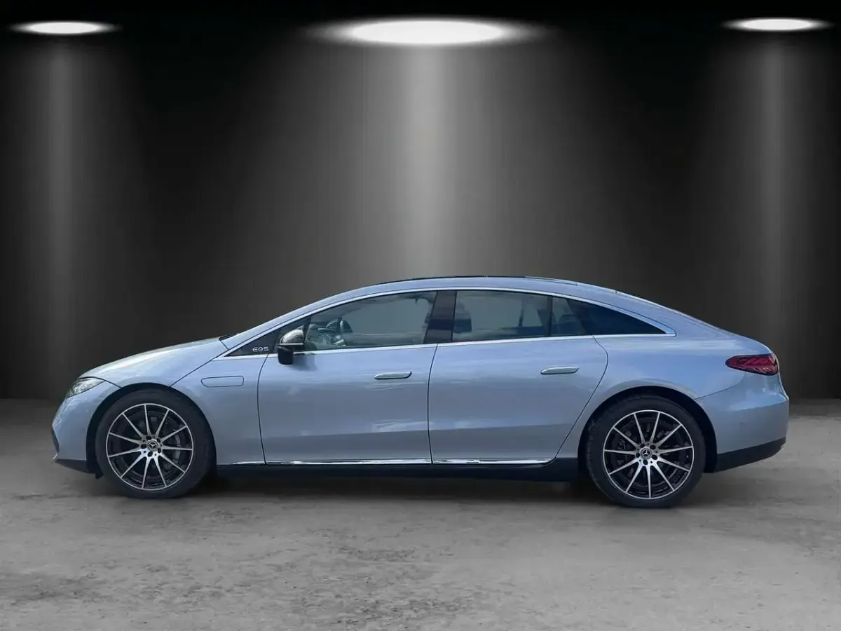 Gebraucht Mercedes EQS450+ AMG 244 kW (333 PS) 2023 Manufaktur côte d'azur hellbla Limousine