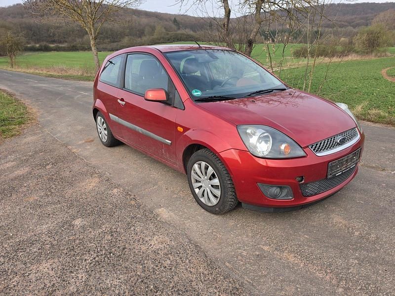 Gebraucht Ford Fiesta 80 PS (58 kW) 2007 Orange Kleinwagen