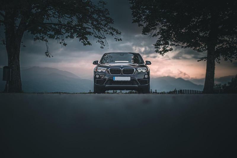 Schwarz Gebraucht 2019 BMW X1 Advantage SUV | 15.900 € (Superpreis) - Bild 1/4