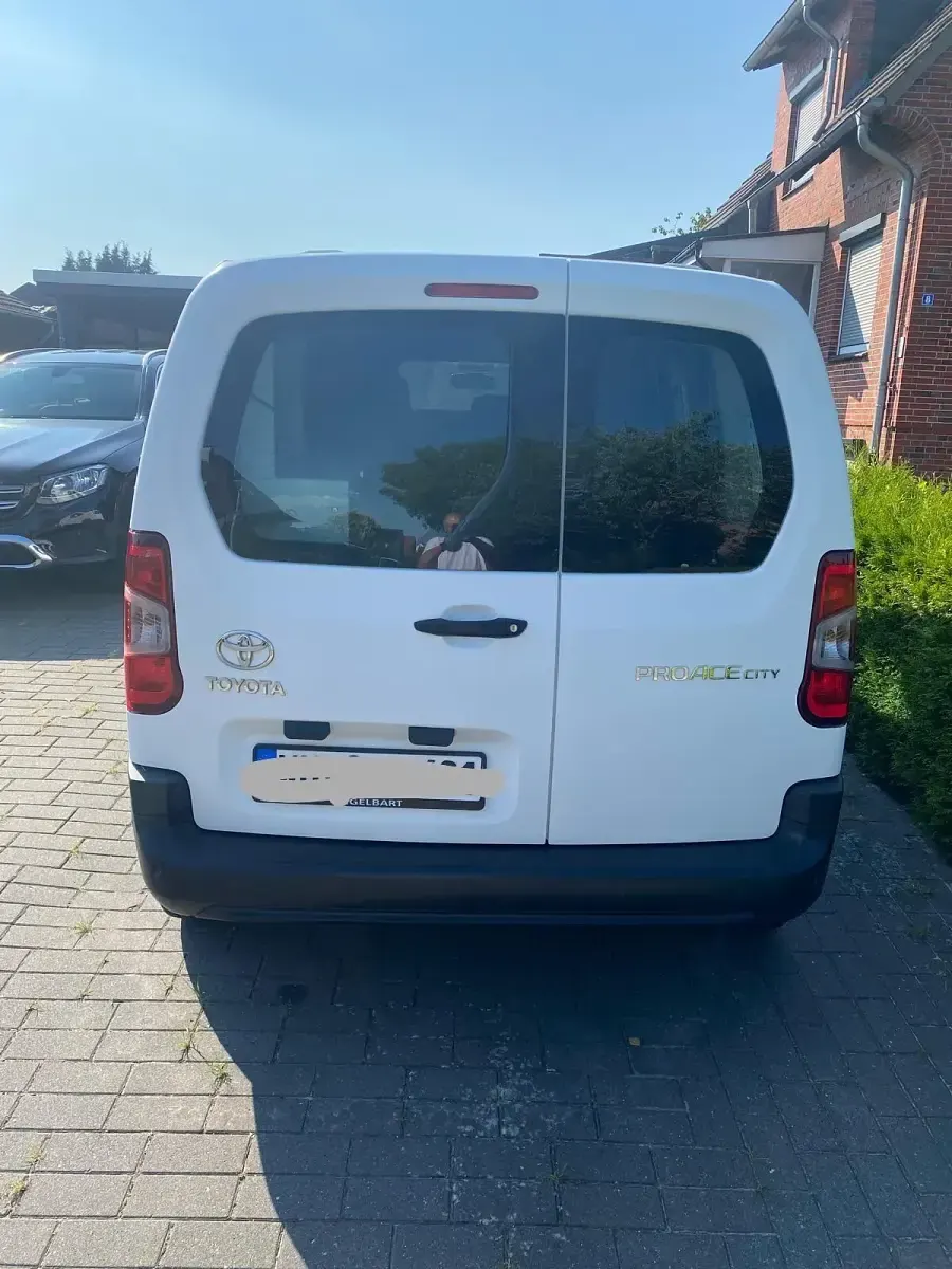 Gebraucht Toyota Proace City 102 PS (75 kW) 2020 Weiß Van / Kleinbus