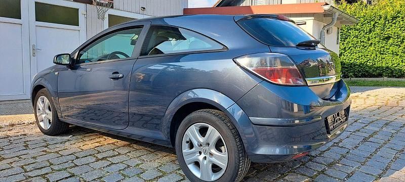 Gebraucht Opel Astra GTC 90 PS (66 kW) 2009 Grau Coupé