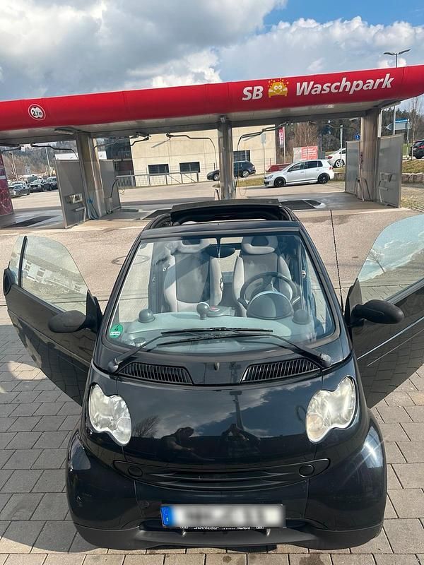 Schwarz Gebraucht 2004 Smart ForTwo Cabrio Cabrio | 1.500 € (Fairer Preis) - Bild 1/4
