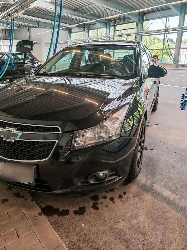 Schwarz Gebraucht 2013 Chevrolet Cruze Limousine | 2.000 € (Superpreis) - Bild 1/4