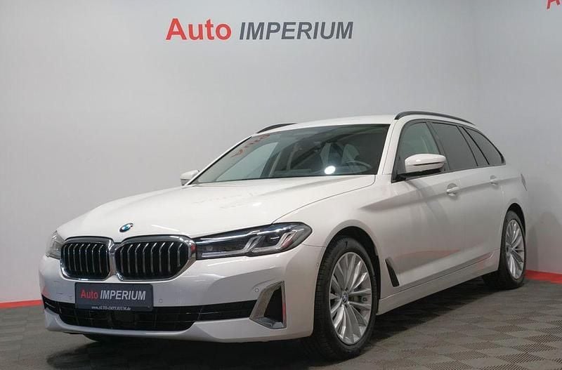 Alpinweiss iii Gebraucht 2023 BMW 540 Luxury Line Kombi | 49.990 € (Superpreis) - Bild 1/4