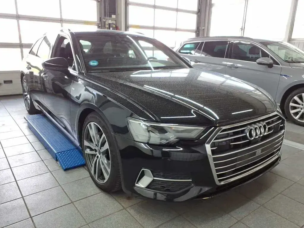 Gebraucht Audi A6 S-Line 204 PS (150 kW) 2023 Mythosschwarz metallic Kombi