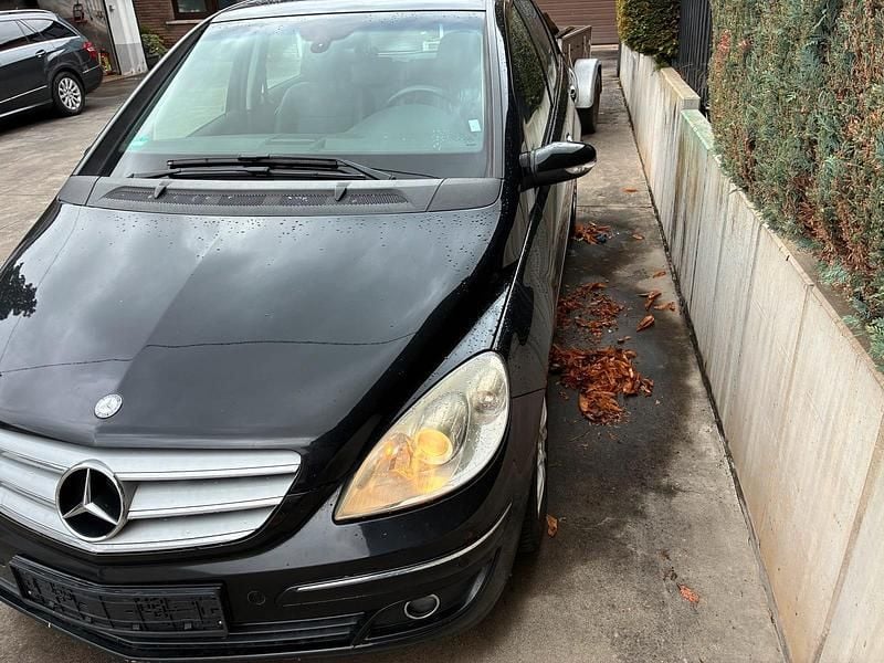 Schwarz Gebraucht 2007 Mercedes B200 Van / Kleinbus | 1.200 € (Superpreis) - Bild 1/4